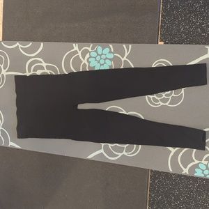 Never worn Blanqi full panel maternity legggings